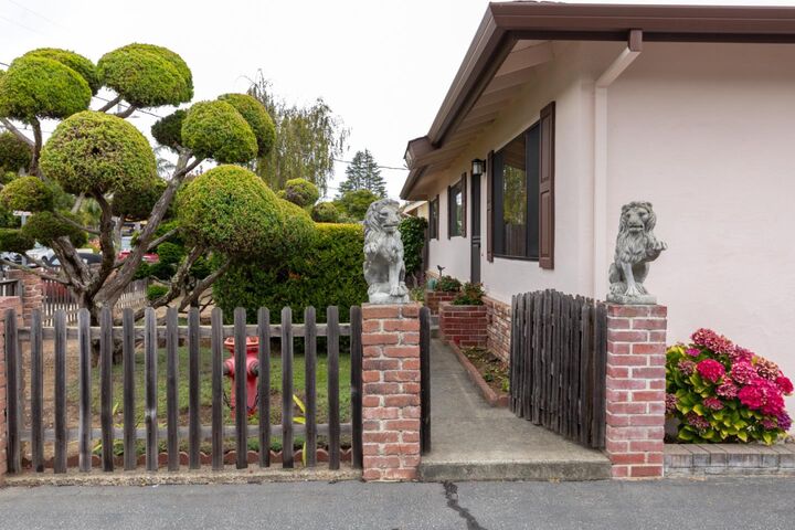 Property Photo:  2520 Howe Street  CA 95065 