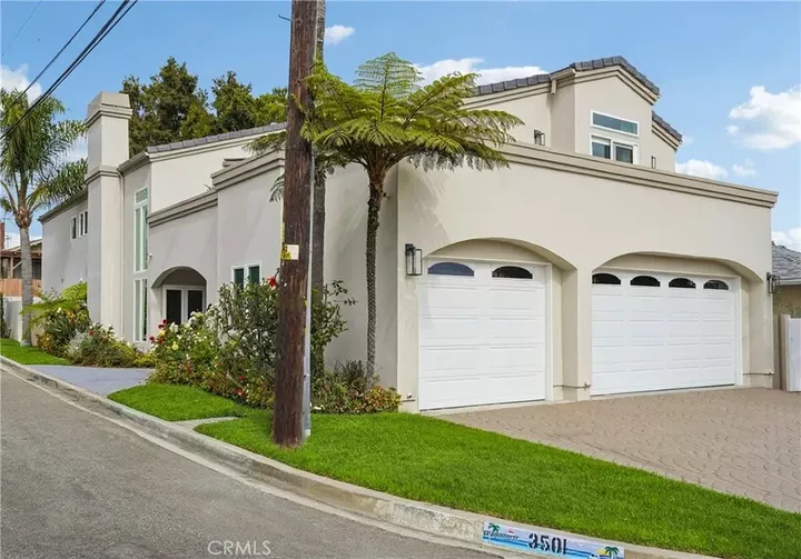 Property Photo:  3501 Maple Avenue  CA 90266 