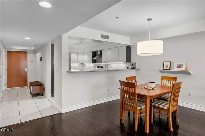Property Photo:  1353 N Fuller Avenue 204  CA 90046 