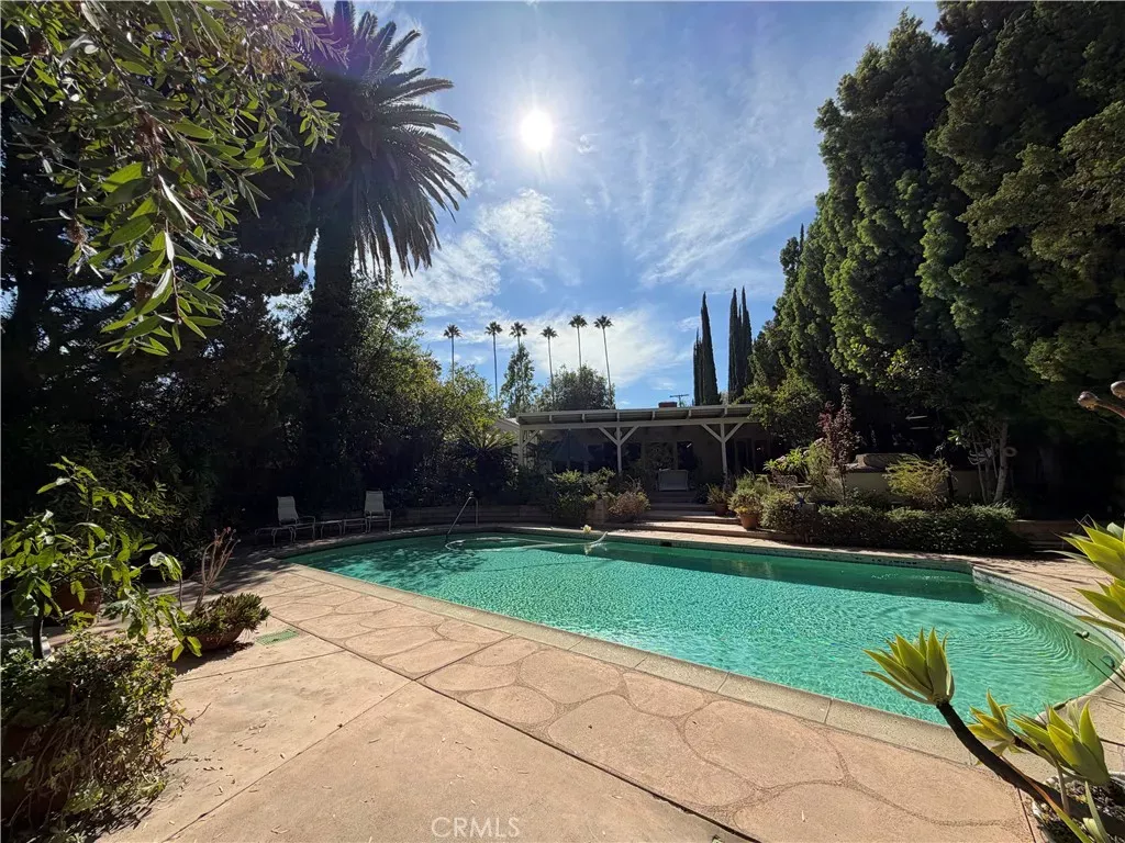 Property Photo:  5412 Encino Ave.  CA 91316 