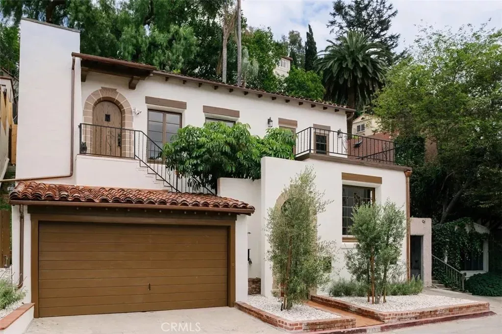 Property Photo: 2050 N Las Palmas Avenue CA 90068