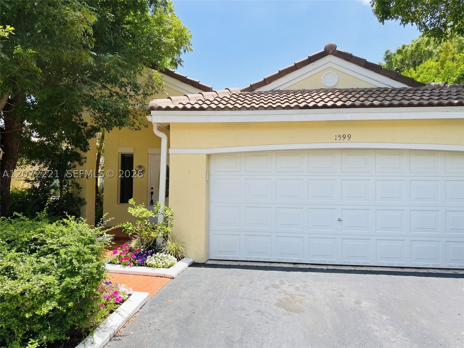 Property Photo: 1599 Palermo Dr FL 33327