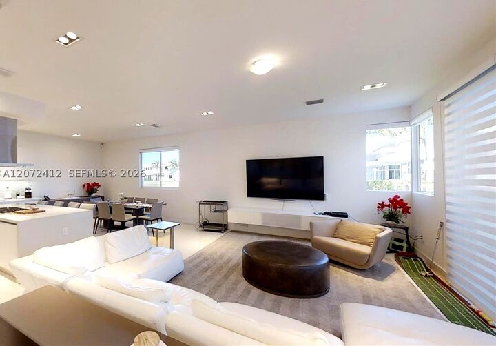 Property Photo:  10229 NW 74th Ter  FL 33178 