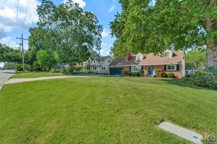 Property Photo: 3626 SW 17th St KS 66604