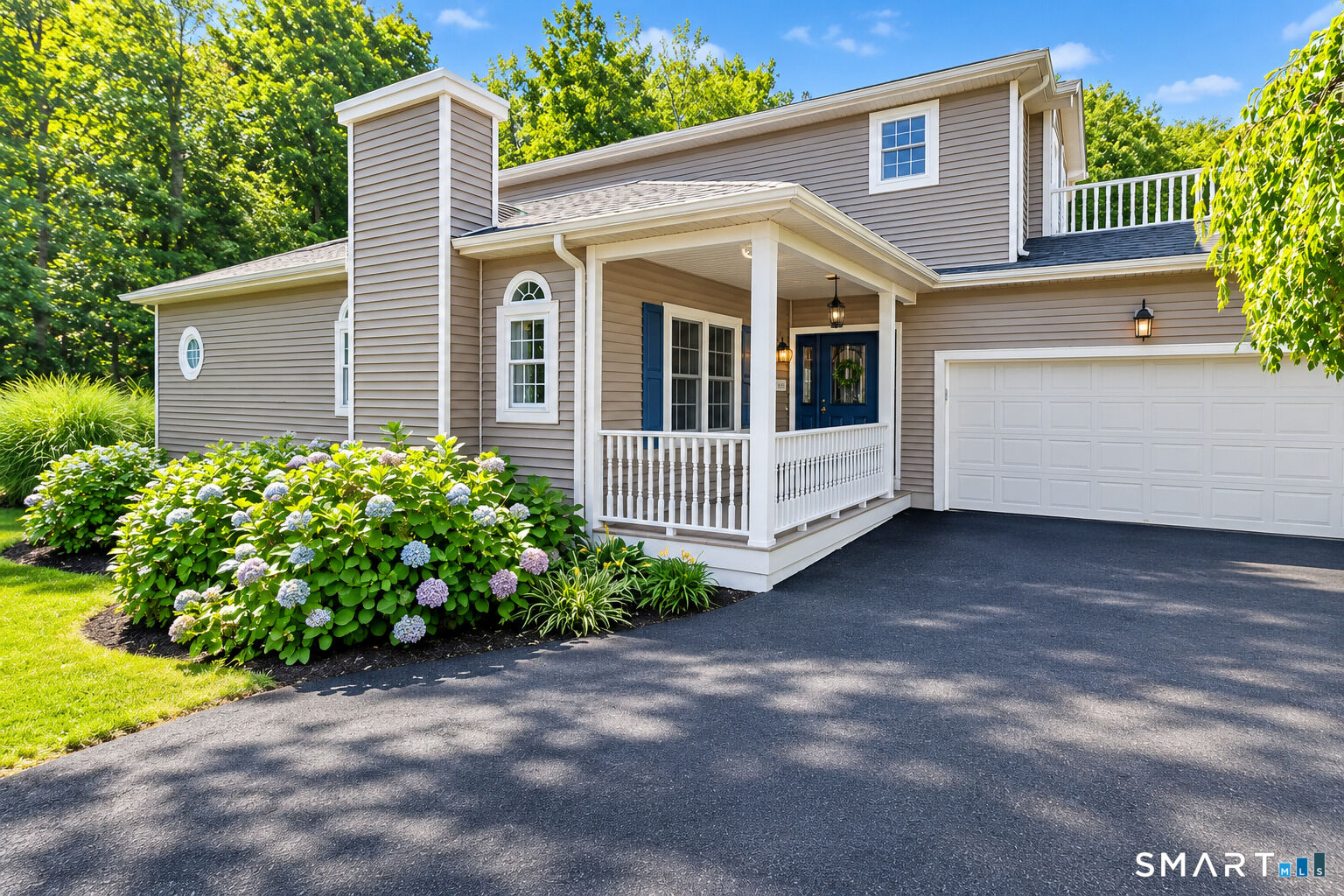 Property Photo: 160 Hawthorne Drive 160 CT 06037