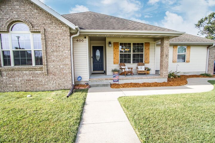 Property Photo: 400 E Whippoorwill Drive MO 65757
