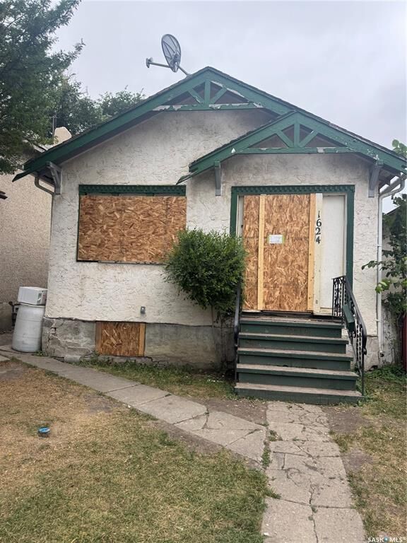 Property Photo: 1624 Toronto Street SK S4P 1M2