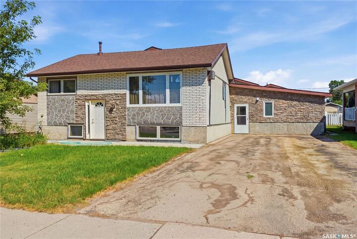Property Photo:  1020 Warner Street  SK S6H 5S5 