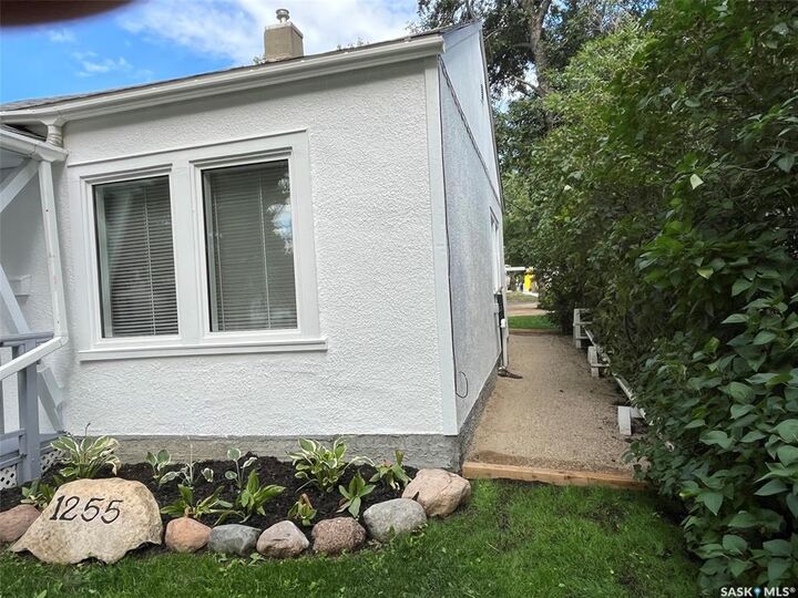 Property Photo: 1255 Atkinson Street SK S4N 3V7