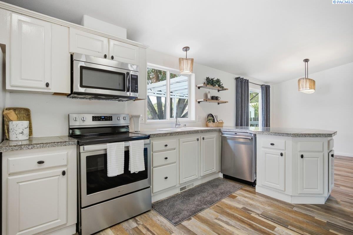 Property Photo:  316 S 9th St  WA 99320 