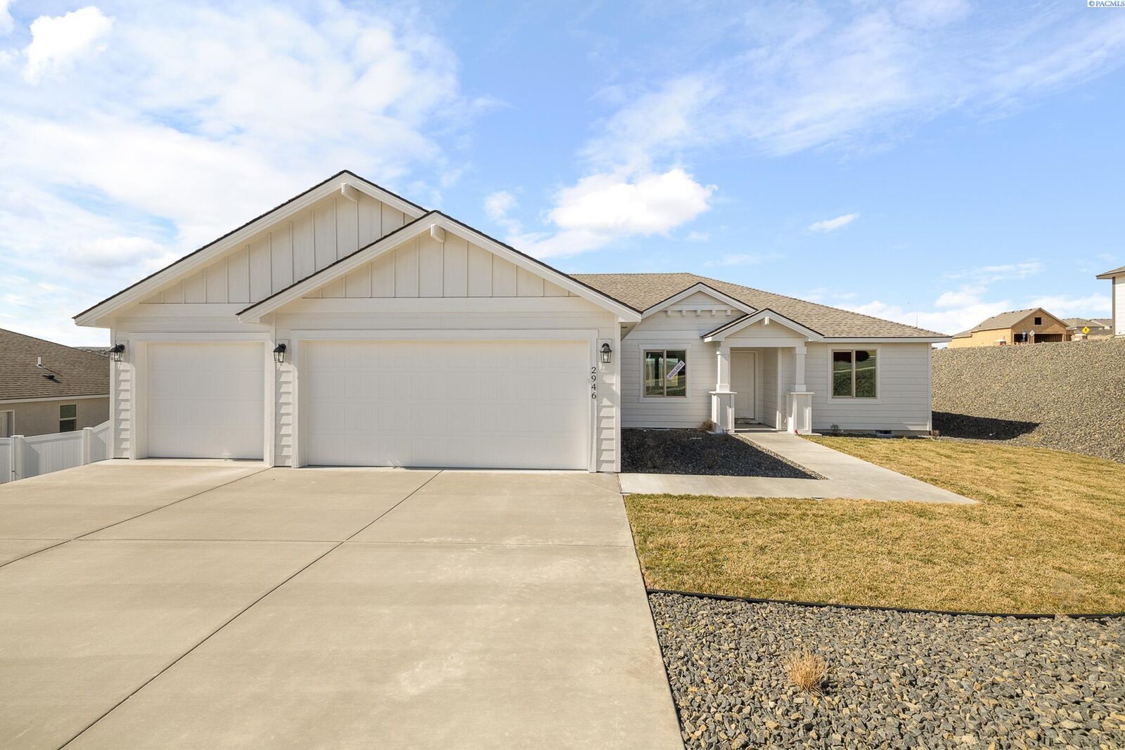 Property Photo:  2946 S Osborne St  WA 99338 
