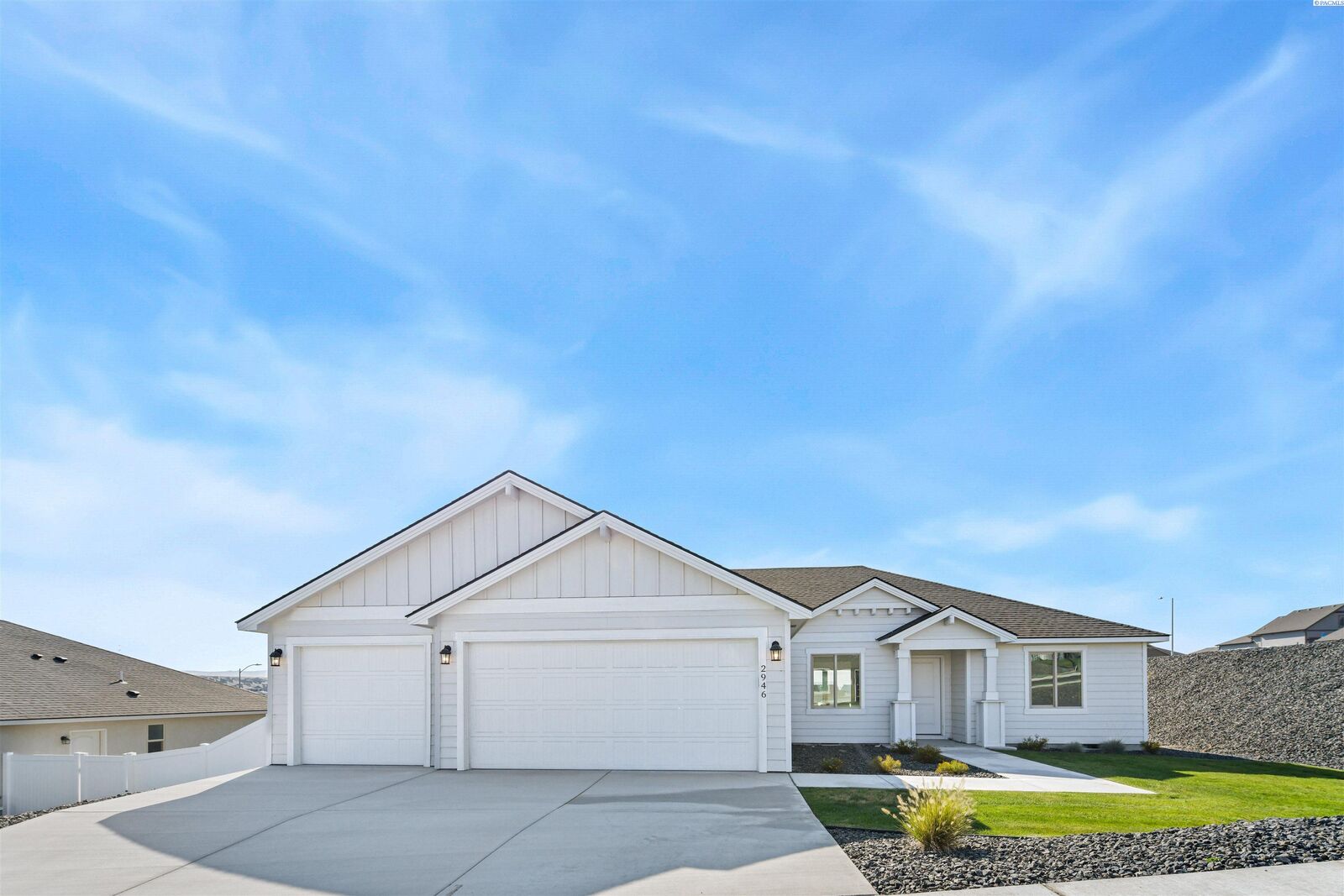 Property Photo: 2946 S Osborne St WA 99338