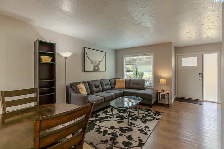 Property Photo: 600 SW Crestview St #15 WA 99163
