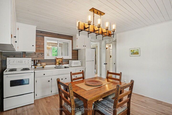 33 B Oakdale Lane — photo 1