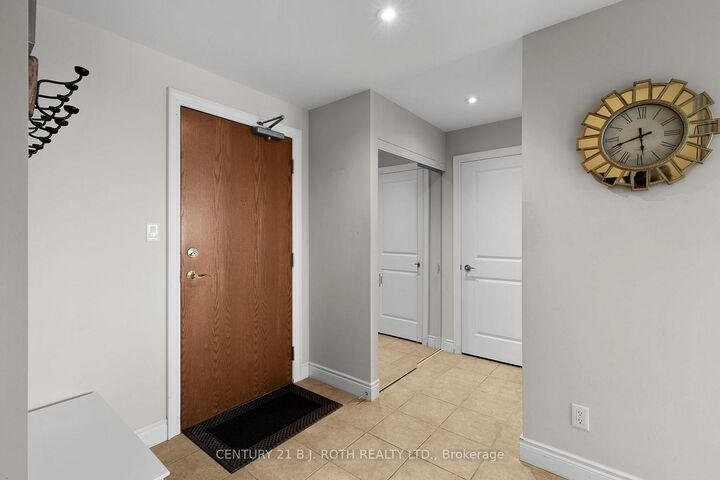Photo de la propriété:  37 Ellen Street 1310  ON L4N 6G2 