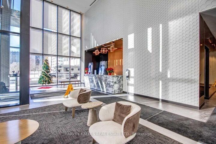Property Photo:  11 Lillian Street 1602  ON M4S 2H7 