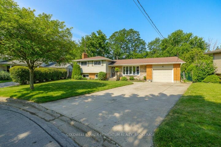 Property Photo: 9 Heathcote Terrace ON L2M 1K7