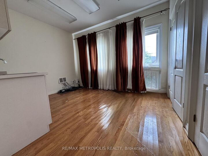 Property Photo: 416 Elgin Mills Road W ON L4C 4M2