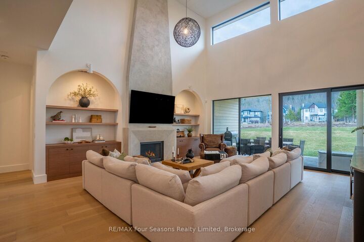 Property Photo: 102 Barton Boulevard ON N0H 1J0