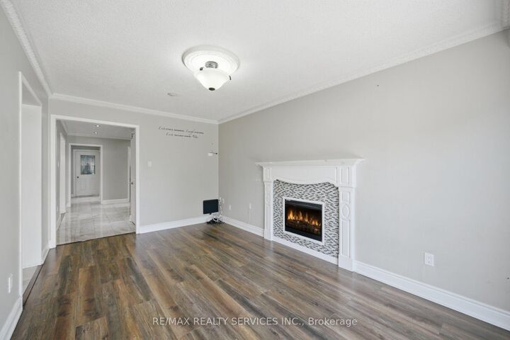 Property Photo: 92 Tulip Drive ON L6Y 3X6