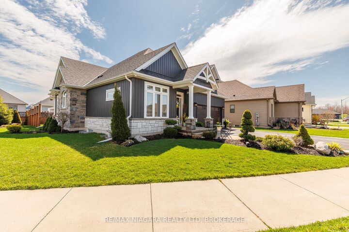 Property Photo: 4049 Village Creek Drive ON L0S 1S0