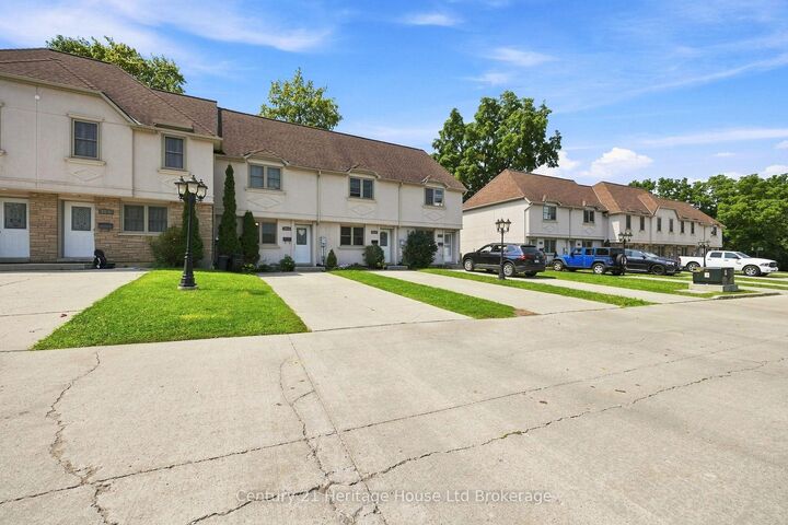 Property Photo:  43 Blandford Street 7  ON N4S 7H7 