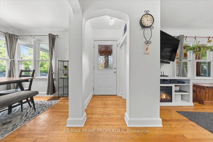 Property Photo: 1273 Thames Street ON K1Z 7N1