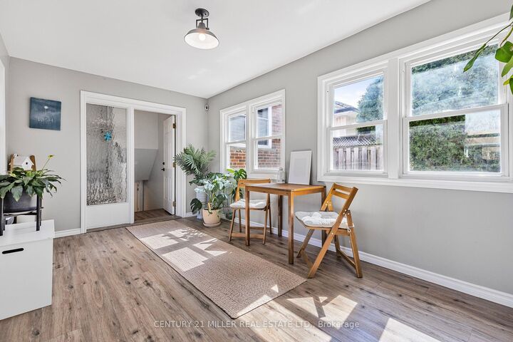 Photo de la propriété:  248 Kingsleigh Court  ON L9T 1X7 