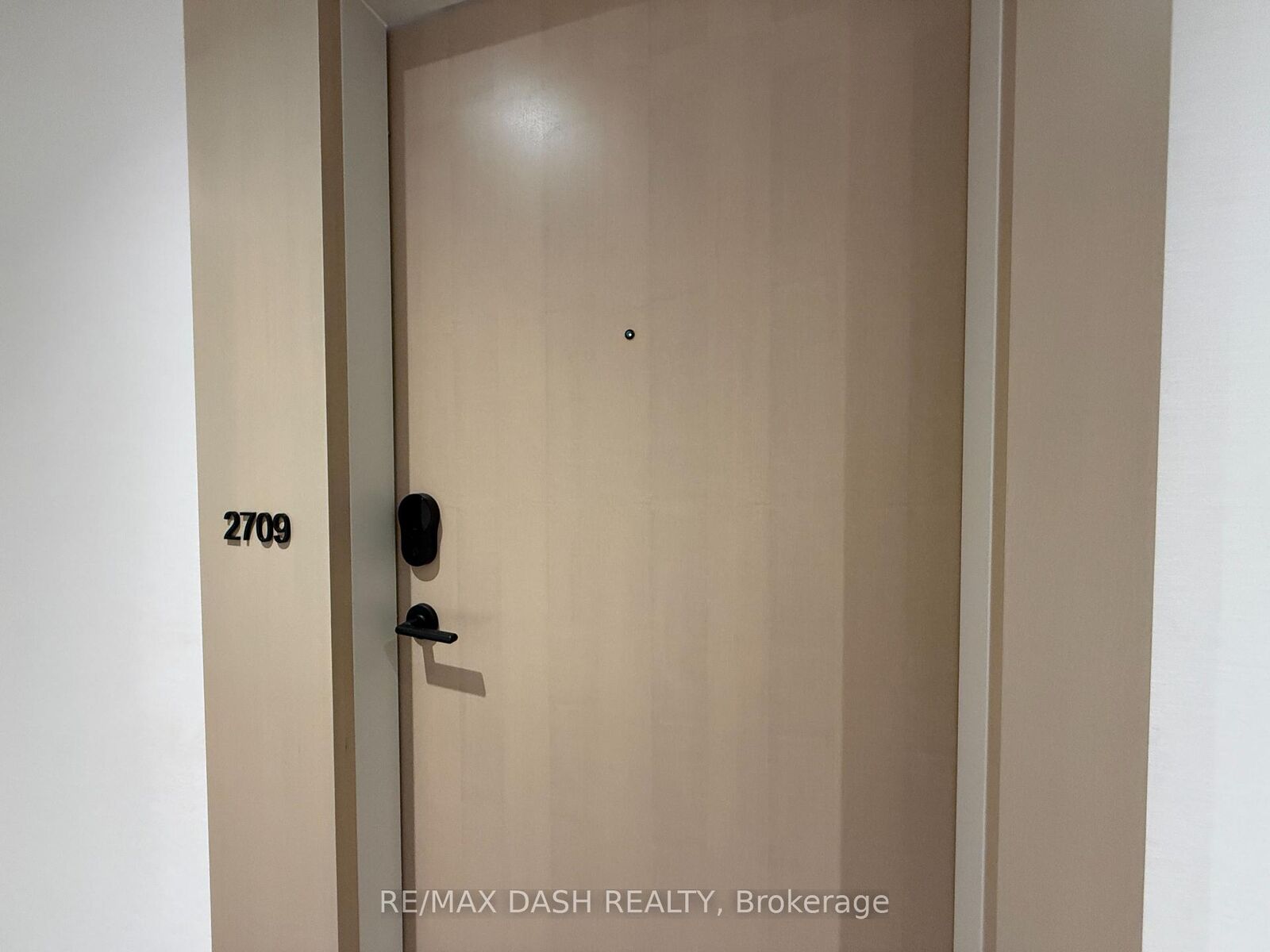 Property Photo:  280 Dundas Street W 2709  ON M5T 0E3 