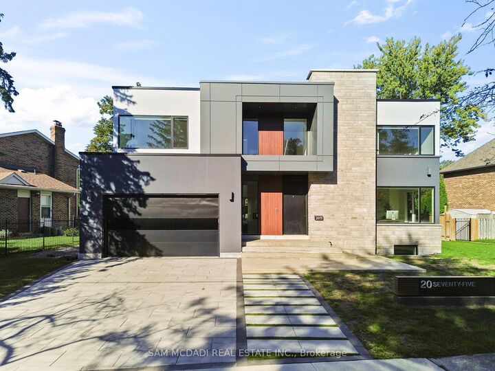 Property Photo: 2075 Shawanaga Trail ON L5H 3Z3