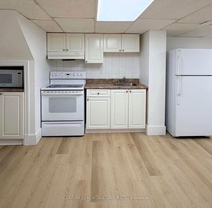 Property Photo:  316 Biosdale Avenue W Bsmt  ON L4C 1R3 