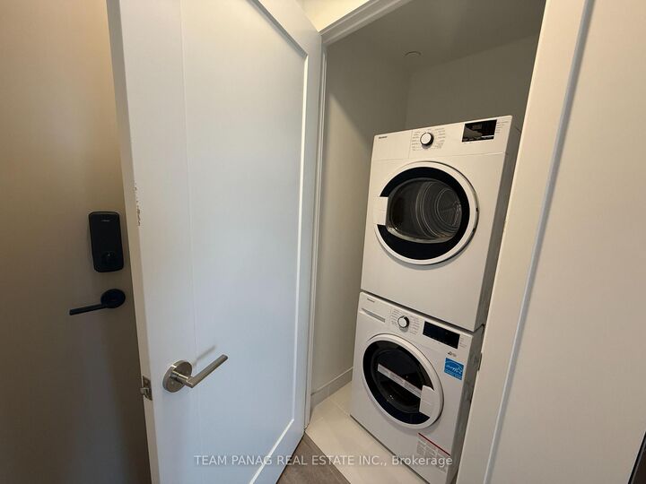 Property Photo:  5105 Hurontario Street 431  ON L4Z 0C9 