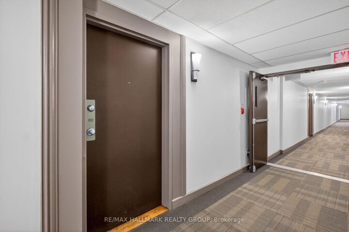 Property Photo:  280 Brittany Drive 102  ON K1K 4M4 