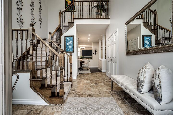 575 Stonehenge Drive — photo 1