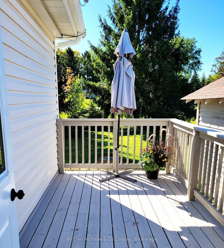 Property Photo: 104 Meadows Drive ON N4N 3B8