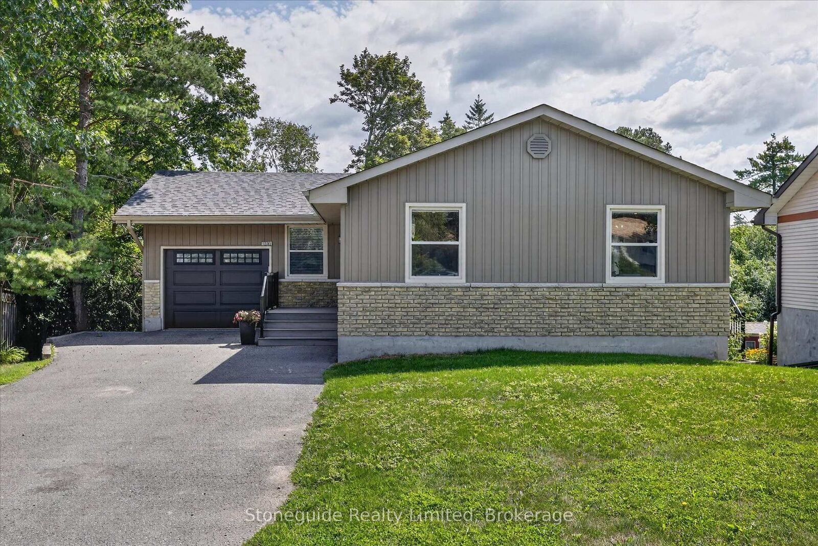 Property Photo: 1261 Pulpit Road ON K9K 1H4