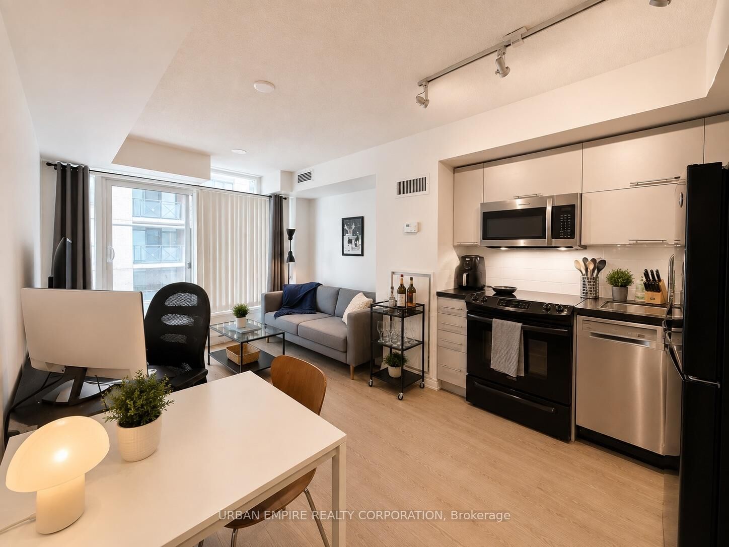 Property Photo: 126 Simcoe Street 408 ON M5H 4E6