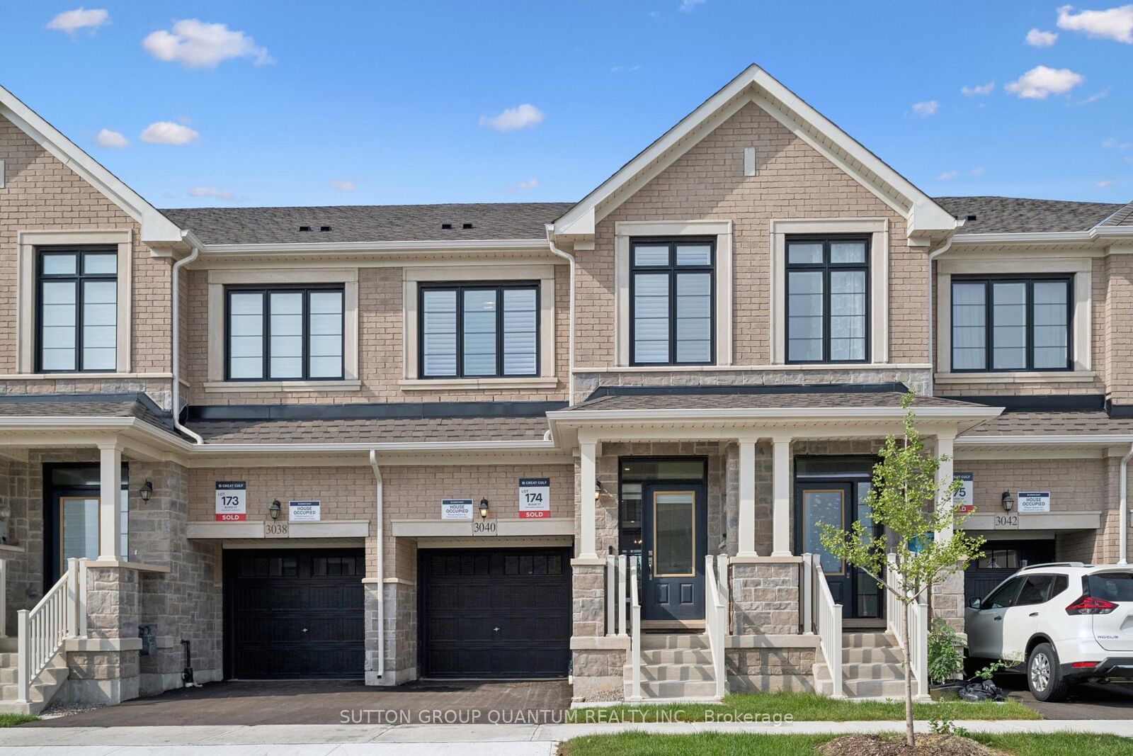 Property Photo: 3040 Robert Lamb Boulevard ON L6H 7H5