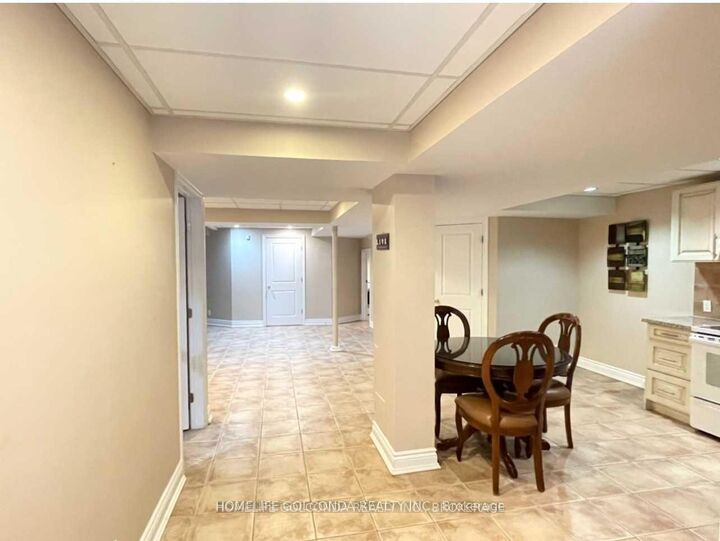 Property Photo:  33 Hammerstone Crescent  ON L4J 8B4 