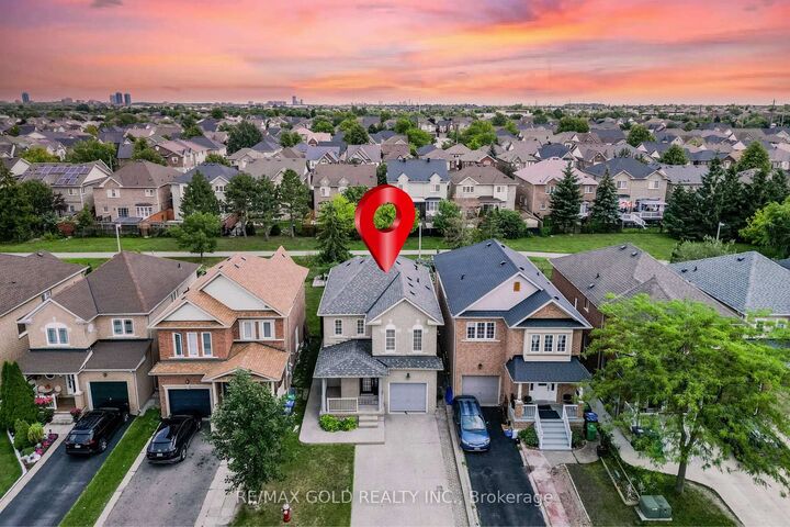 48 Redfinch Way — photo 1