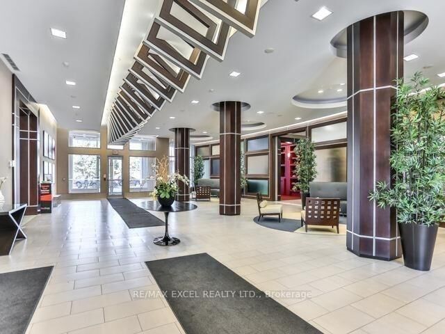 Property Photo: 5793 Yonge Street 1709 ON M2M 0A9