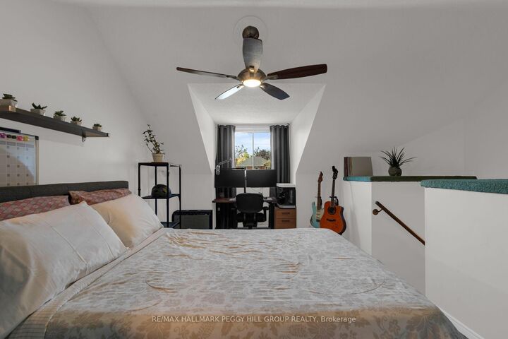 Property Photo:  5 Barwick Drive  ON L4N 6Z7 