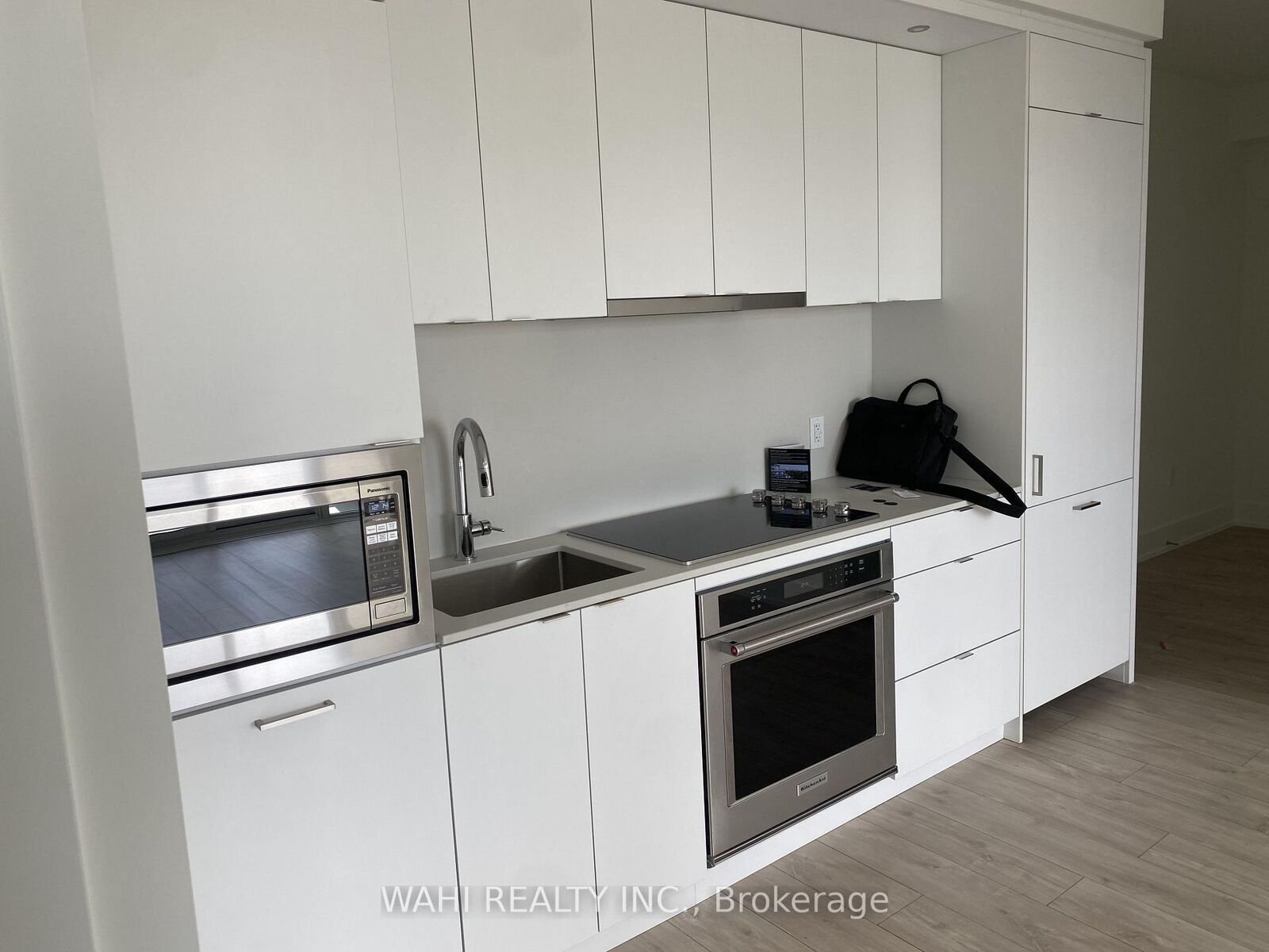 Property Photo:  858 Dupont Street W 838  ON M6G 0C1 