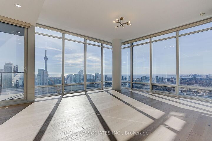 488 University Avenue 4310 — photo 1