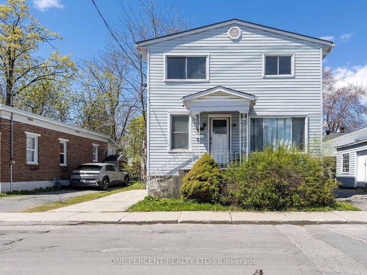 Property Photo: 138 Chatham Street ON K7K 4H4