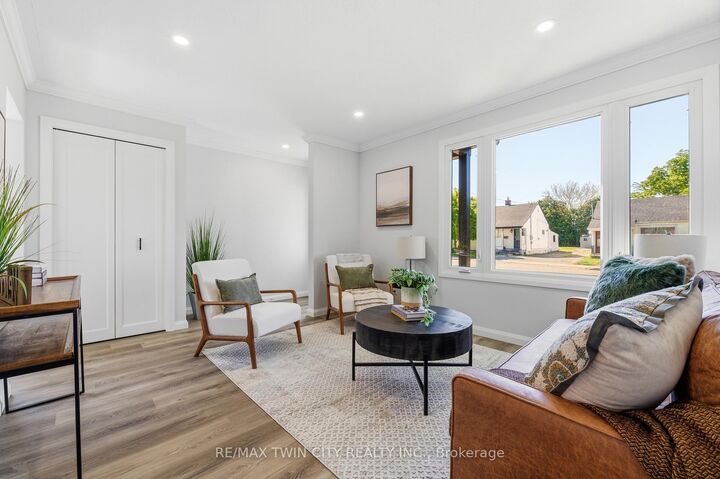 Property Photo: 59 Salisbury Avenue ON N3S 1M8