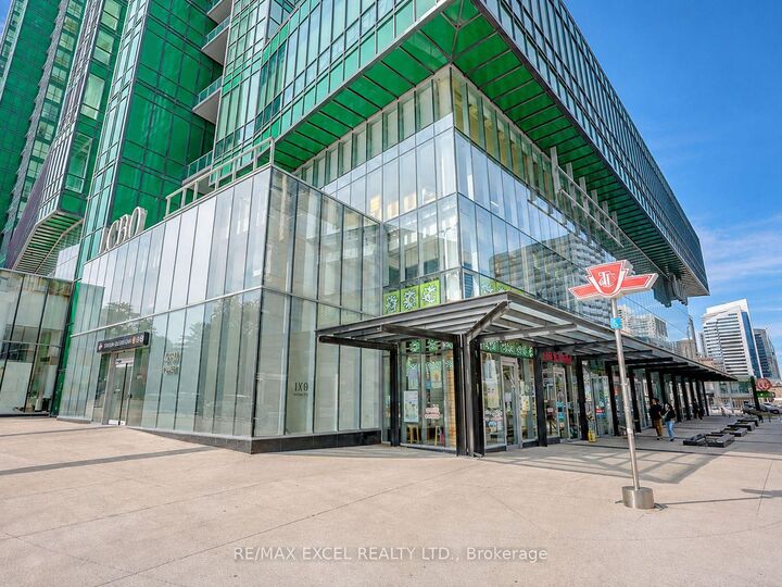 Property Photo: 11 Bogert Avenue 2403 ON M2N 0H4