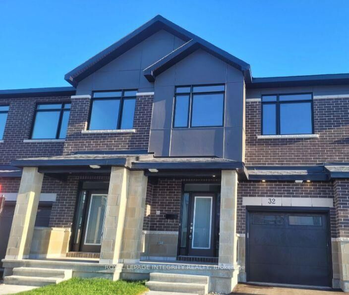 Property Photo:  32 Overberg Way  ON K2S 2S9 
