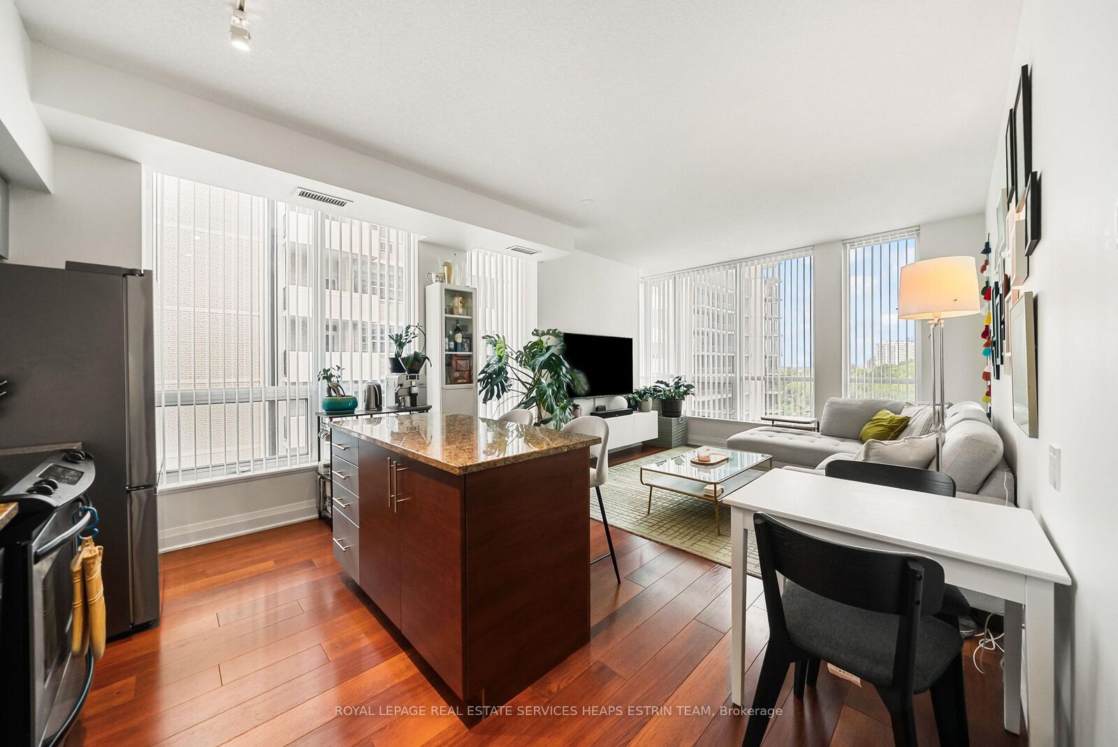 Property Photo: 83 Redpath Avenue 704 ON M4S 0A2