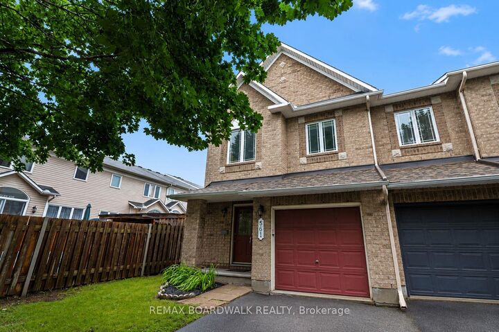 Property Photo: 561 Aquaview Drive ON K4A 4V4